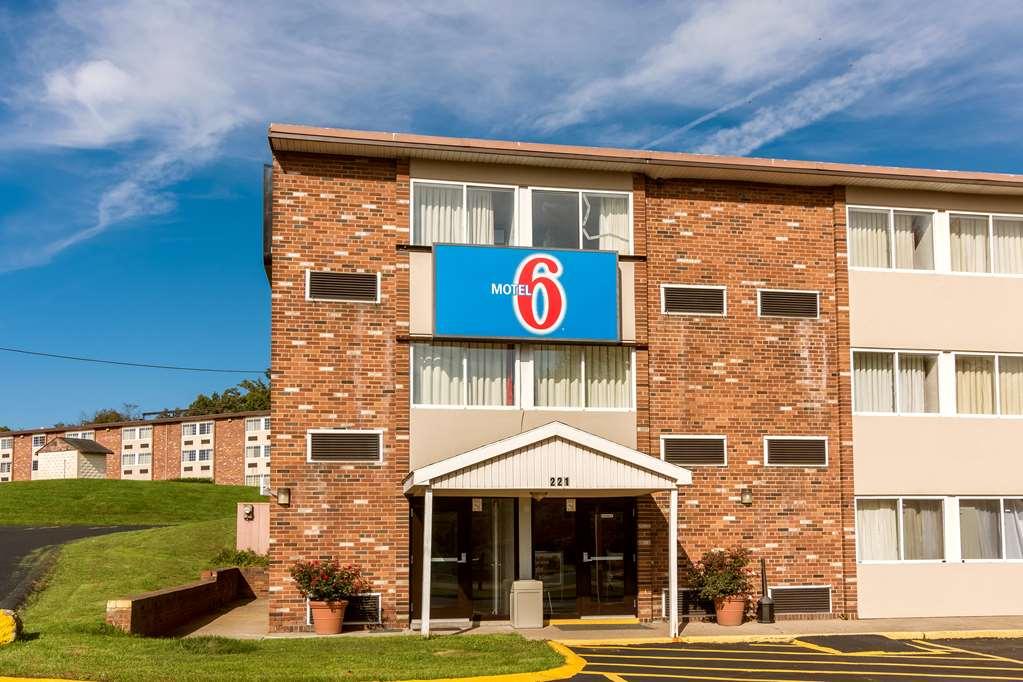 Motel 6-New Stanton, Pa Bagian luar foto