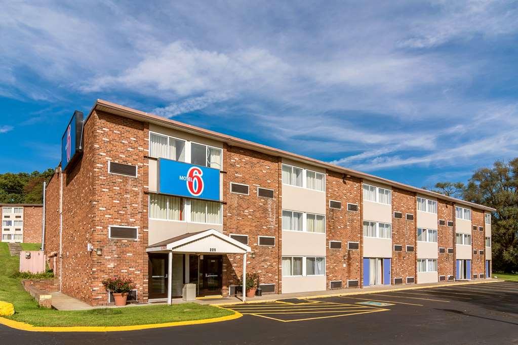 Motel 6-New Stanton, Pa Bagian luar foto