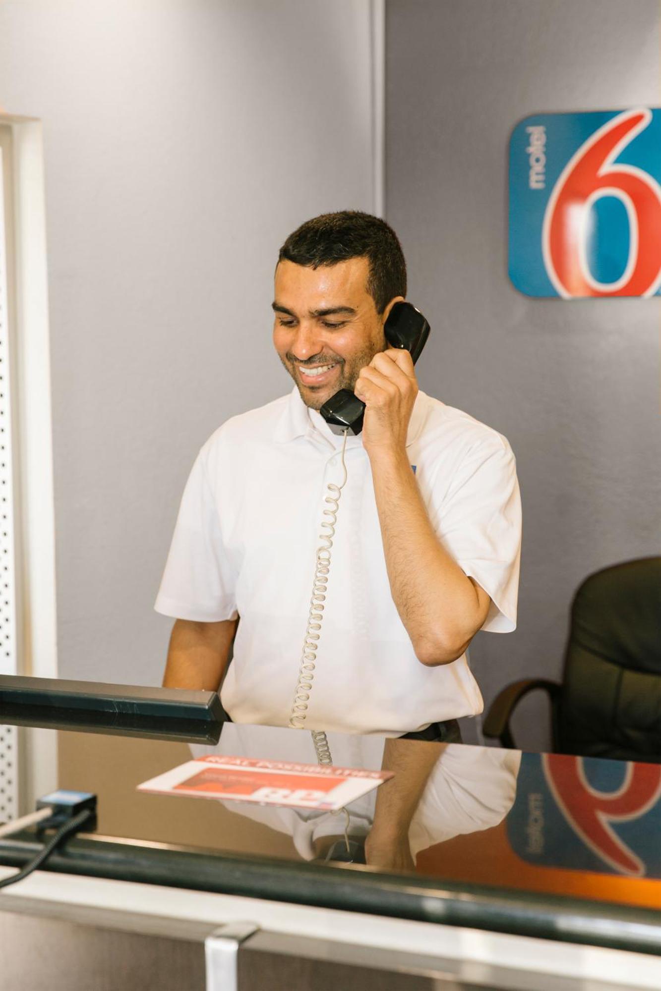 Motel 6-New Stanton, Pa Bagian luar foto