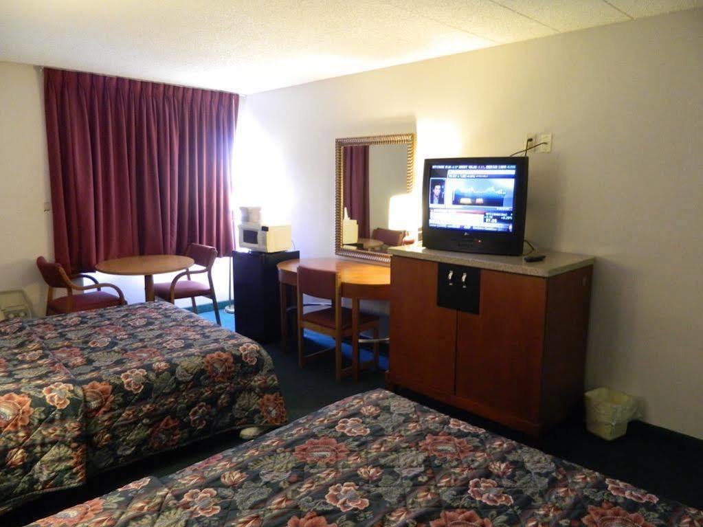 Motel 6-New Stanton, Pa Bagian luar foto