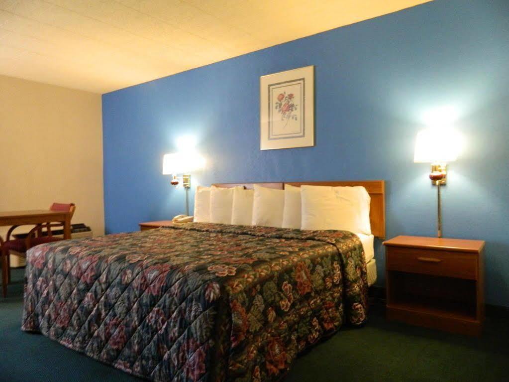 Motel 6-New Stanton, Pa Bagian luar foto