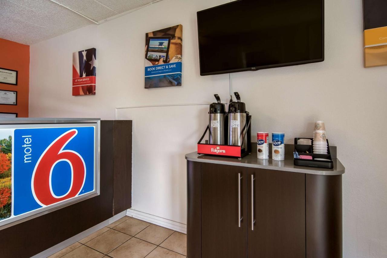 Motel 6-New Stanton, Pa Bagian luar foto