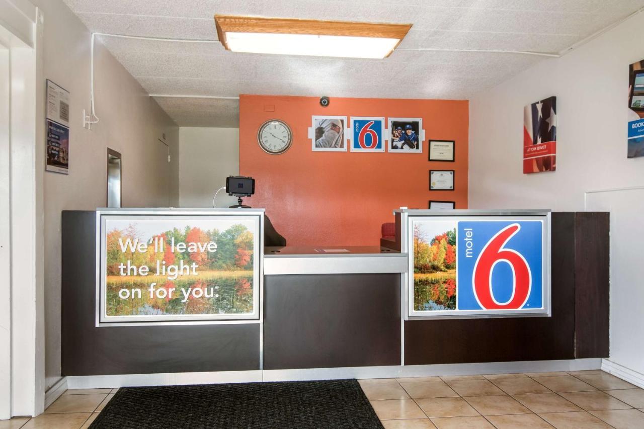 Motel 6-New Stanton, Pa Bagian luar foto